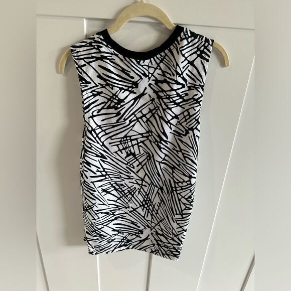 Nike Signal Palm Black and White Muscle tank - Picture 3 of 5